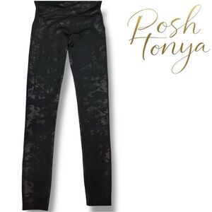 Spanx Faux Leather Black Camo High Rise Leggings Size M Sculpting Athleisure
